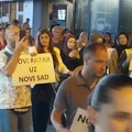 Novopazarci elegantno zaobišli kordon ispred SNS-a