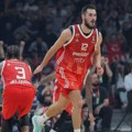Ulaz u zgradu u kojoj stanuje Nikola Kalinić išaran uvredljivim porukama na njegov račun