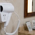 Zašto nikada ne bi trebalo da koristite hotelski fen: Studija otkrila nešto jezivo o njima