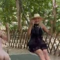 Probudile dete u sebi! Snimak Vesne de Vinče i misice iznenadio javnost: Evo šta rade na paklenih 37 stepeni