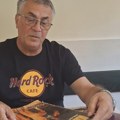 (Video) Ima 67 godina, i dalje skuplja sličice i menja se sa klincima: Zoran iz Valjeva albume sa Mundijala pretvorio u…