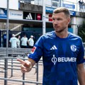 Džeko popio bosansku kafu, pa produžio ugovor sa Šalkeom