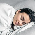 Stručnjaci oborili čuveni mit o 8 sati sna za sve: Idealna dužina spavanja po uzrastu - od beba do penzionera