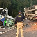 Strahovit sudar u Brazilu: Kamion prešao u suprotnu traku i zakucao se u minibus, 23 osobe poginule