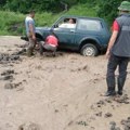 Proglašeno vanredno stanje u delovima Priboja nakon nevremena: Meštani strepe od nove kiše, uništeni putevi i pokrenuta…