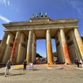 Ekološki demonstranti u Berlinu poprskali farbom Brandenburšku kapiju