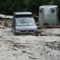 (VIDEO) Velike poplave u Austriji, voda nosila sve pred sobom