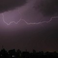 Nove oluje tutnje širom Srbije! Ovim okruzima preti snažno nevreme do kraja dana