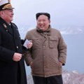 Građani Severne Koreje dužni su da nose jedan mali detalj na levoj strani: Šta to govori o Kim Džong Unu?
