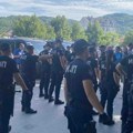 Батинаши и хиљаду евра кеша: Како је СНС победио на поновљеном гласању у Косјерићу иако је 8. јуна на том бирачком месту…