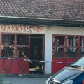 Na lokal na Vidikovcu bačena bomba, na vratima ispisano "UČK": "Blic" na licu mesta, detonacija potresla miran kraj