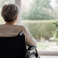 "U sekundi mi se oduzela desna stranu tela!" Penzionerka Sonja (69) zbog ovoga preko noći ostala prikovana za krevet! Prošla…