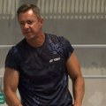 Nabildovani Srbin u centru pažnje na meču najveće tenzije na RG: Sa tribina savetuje Ruskinju protiv Ukrajinke
