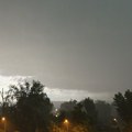 VIDEO: Nevreme pogodilo Novi Sad, padao grad