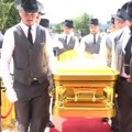 Za sahranu gospođe Emilije potrošeno pravo bogatstvo! Porodica dala više od 100.000 evra, a detalji sa grobnice su posebna…