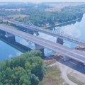 Vučić počeo posetu Sremskom okrugu, obilazi radove na auto-putu Kuzmin-Sremska Rača