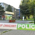 Krvava drama u Bratislavi: Muškarac pucao sa prozora zgrade! Ima mrtvih i ranjenih (video)