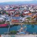 "Neko mu je dao bombu da plaši drugu decu": Detalji nesvakidašnjeg incidenta u Prijedoru, đaku (13) napravu oduzeo nastavnik