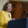 Pelosi: Ankete pokazuju da Bajden ne može da pobedi Trampa