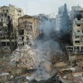FOTO Jezivi prizori razaranja, broj mrtvih raste iz časa u čas: Iran brutalnom silom odgovorio na napad koji je Izrael izveo…