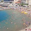 Ljudi prijavili da telo žene pluta u moru: Strašan prizor na plaži