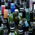 Francuska laboratorija objavila: Pića u staklenim bocama sadrže više mikroplastike nego ona u plastičnim
