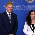 Sorensen u iznenadnoj poseti Prištini, u toku razgovor sa Osmani