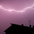 U omiljenom delu Italije: 109.000 udara groma! Nevreme pokosilo zemlju, voda ušla u restoran: U ovim oblastima je najkritičnije…