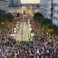 „Nećemo odustati od borbe za uređeno društvo“: Počela komemorativna šetnja „Srednjoškolci pamte“ u Beogradu