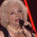 "Muškarci se kao buve lepe za mene" Pevačica u 97. godini šokirala priznanjem, izlazi uveče i obožava kazino, ovo je tajna…