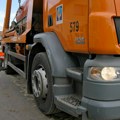Jeziva tragedija u Novom Sadu: Na radnika "Čistoće" pao deo kamiona! Lekari se satima borili za njegov život!