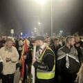 Na trgu Svetog Save građani Kraljeva dočekali drugu grupu studenata i mladih iz Novog Pazara (VIDEO)