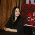 Novi aranžman i iznenađenja: Kaliopi u akustičnom ruhu pred Begorađane (foto)