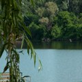 Peščana plaža, suncobrani i ležaljke besplatno, a otvoreni bazen bagatela: U ovom delu Srbije letuju bez mora