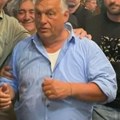 “Bio je ljubazan, napravio se red za fotografisanje”: Telegraf u Guči: Orban uživao u rakiji i muzici