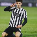 Poziv ostao na stolu za masažu - Da li je Nemanja Jović tužio Partizan i tražio raskid?