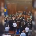 Neredi na Kosovu zbog Kurtija: Posle tuče u Skupštini, tzv. kosovska policija se sukobila sa aktivistima sdp