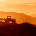 Nemački poljoprivrednici blokirali auto-puteve traktorima