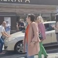 (VIDEO) Protest nastavnika i učenika 12. beogradske gimnazije zbog napada na prosvetne radnike