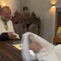 „Ajmo kumo, rokni to do kraja“: Snimak sveštenika sa venčanja zgranulo Srbiju, a mlada ne može da dođe k sebi