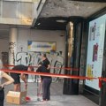 Obrušio se deo fasade ispred privatne parfimerije u Knez Mihailovoj: Vlasniku naložena sanacija