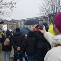 Roditelji đaka OŠ „Pavle Savić“: U kabinetu za tehniku i tehnologiju već danima curi kanalizaciona cev