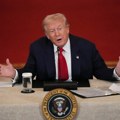 Tramp zapretio dodatnim napadima na Iran, mete će biti zvaničnici