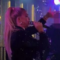 Milica Todorović hitno prekinula koncert, pa se obratila: "Šta radite to, uhvatite se za drvo, posle ja kriva"