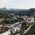 U ovo mesto iz bivše SFRJ vekovima dolaze bogati i moćni zbog lekovite vode, danas je puno turista, a u Srbiji mnogi i ne…