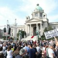 Saslušan učesnik protesta koji se tereti da je nosio obešenu lutku sa Vučićevim likom