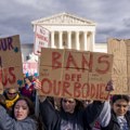 Zbog zabrane abortusa u Misisipiju silovana devojčica rodila dete