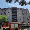 Veliki požar u stanu u Zemun Polju: Zahvatio i potkrovlje, na terenu 18 vatrogasaca