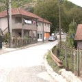 EURONEWS SRBIJA U BANJSKOJ Kosovska policija dozvolila ulaz u selo, Eljšani: Operacija nije potpuno završena