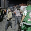 Izraelci digli u vazduh skladište lekova, odvedeno 200 ljudi sa povezom preko očiju